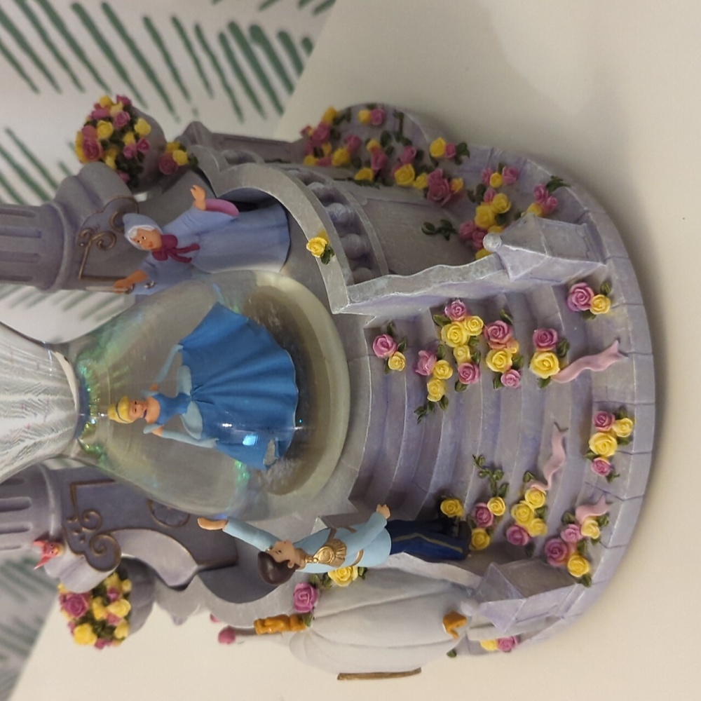 Disney Cinderella Musical Lightup Hour Glass - Picture 3 of 9
